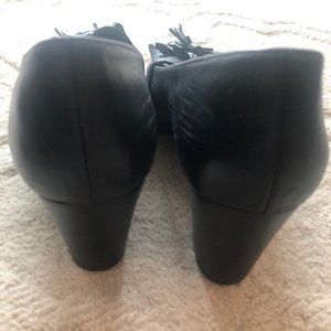 MADE IN SPAIN! Sexy black kitten heel (2")